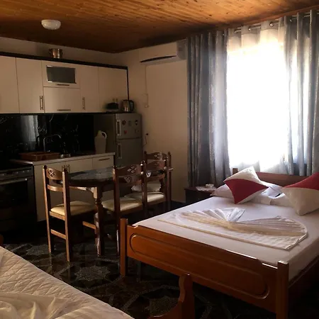 Njazi Guest house Ksamil