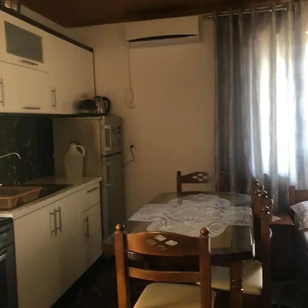 Njazi * Ksamil